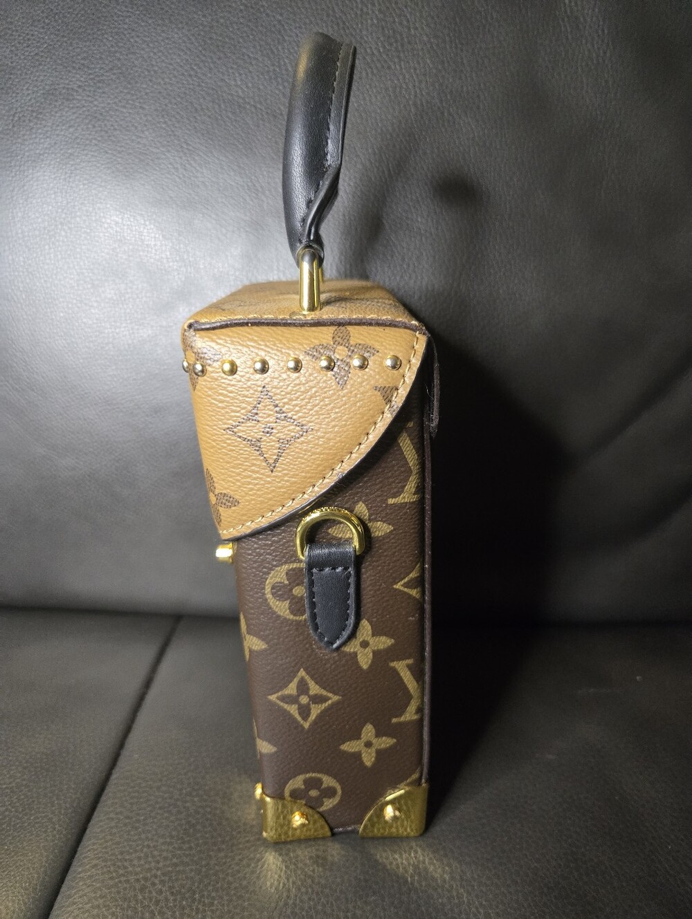 🛑SOLD🛑 Two Tone Reverse Monogram Camera Box/ Trunk Bag (RARE) - Picture 3 of 5